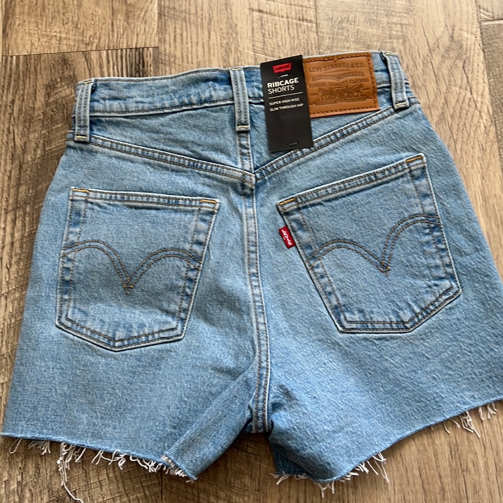 LEVI'S Super High Rise Ribcage Jean Shorts 🎀🎀 - Picture 2 of 12